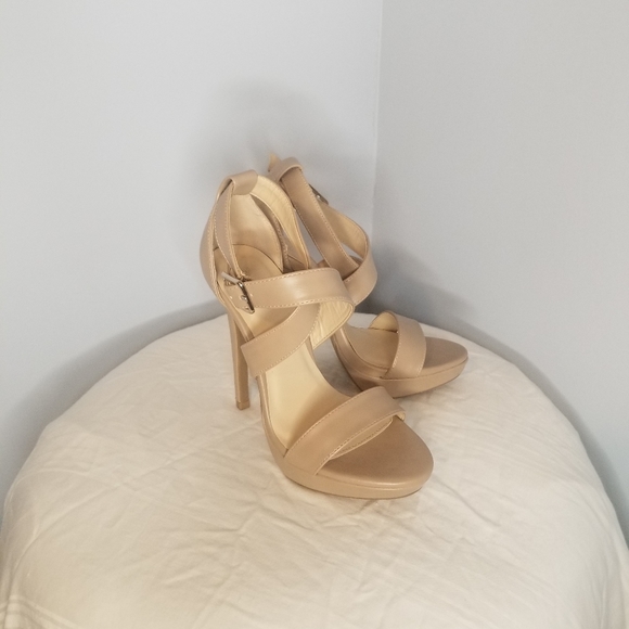 Strappy beige heel - Picture 2 of 2
